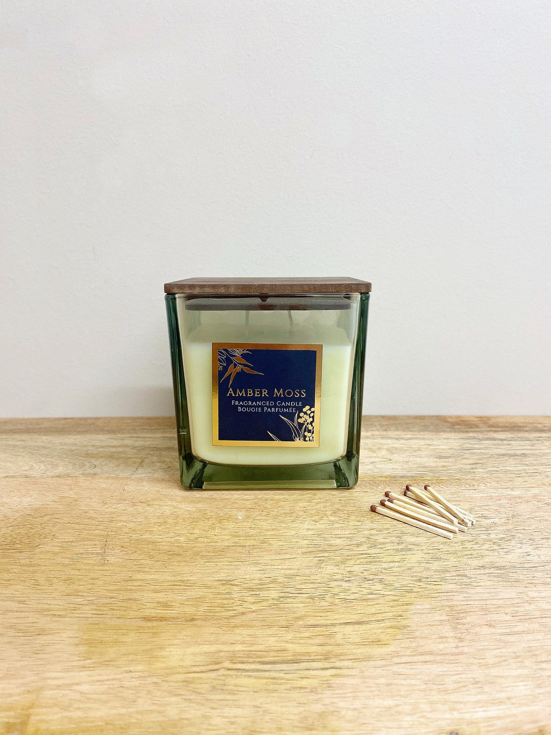 Amber Moss Scented Candle With Wooden Lid