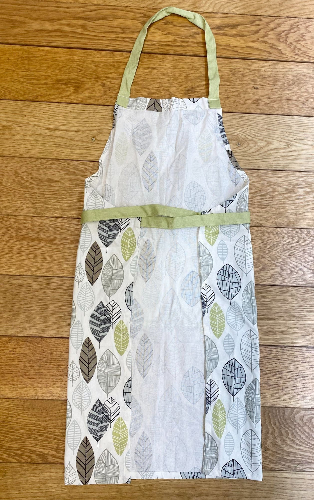 Kitchen Apron With Contemporary Green Leaf Print Design