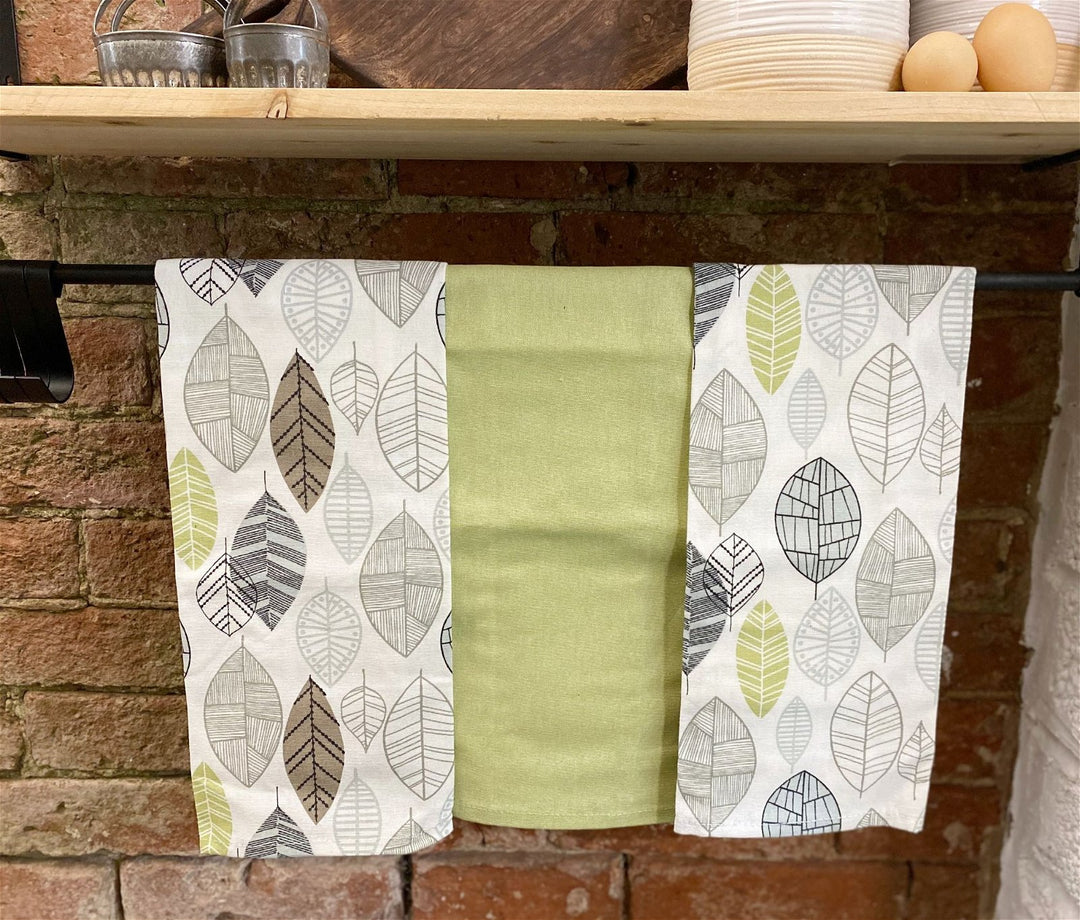 Pack of 3 Kitchen Tea Towels With Contemporary Green Leaf Print Design